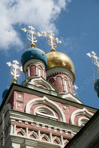 Canvastavla Ornate domes of the Assumption Church (Uspenskaya) in Taganka district, Moscow,