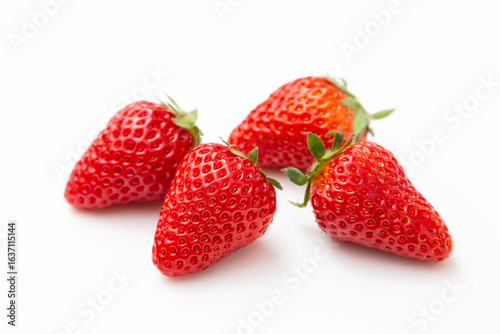 Wallpaper Mural いちご　白バック Torontodigital.ca