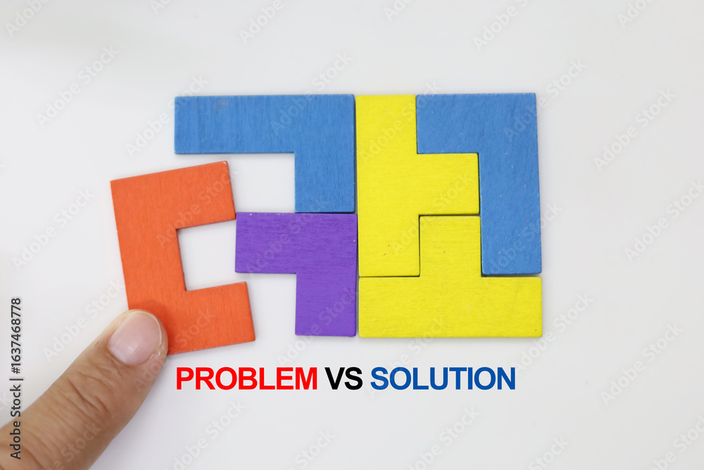 Obraz premium Solution for problem for business metaphor. Problem and solution words on the missing puzzle pieces. To find a solution for a problem