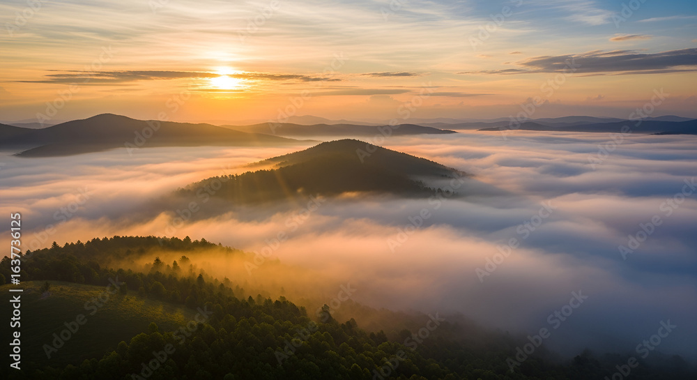 Obraz premium sunrise in the mountains