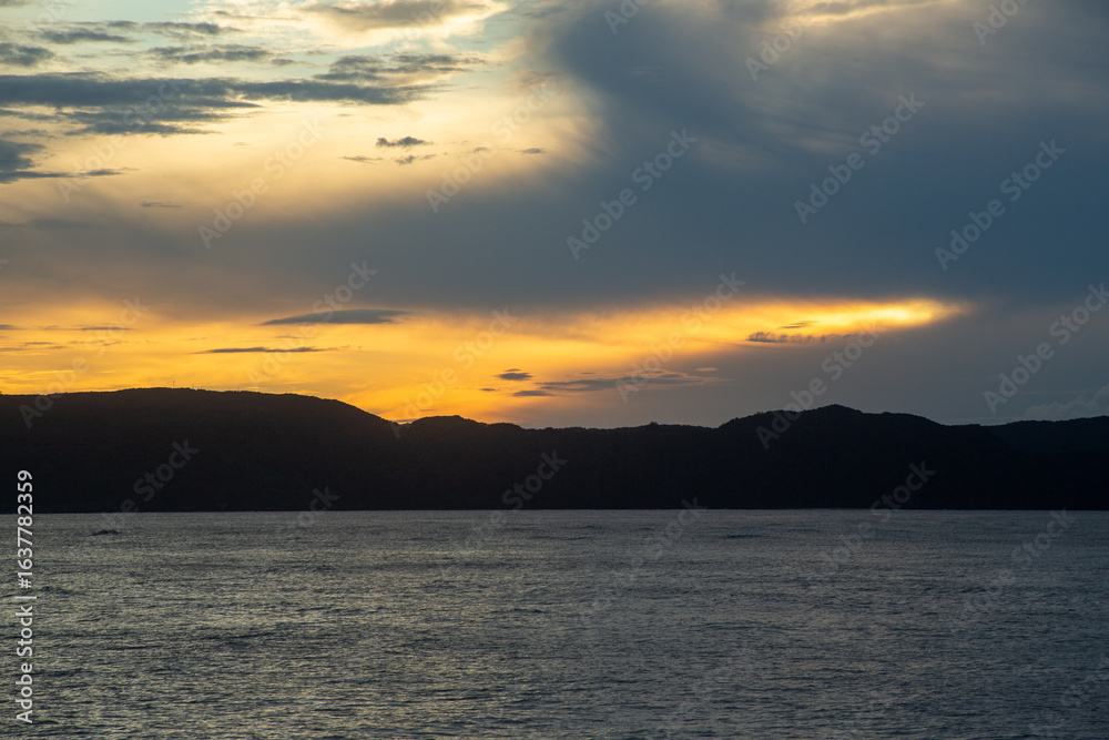 Naklejka premium 夏の奄美大島の風景。夏雲。