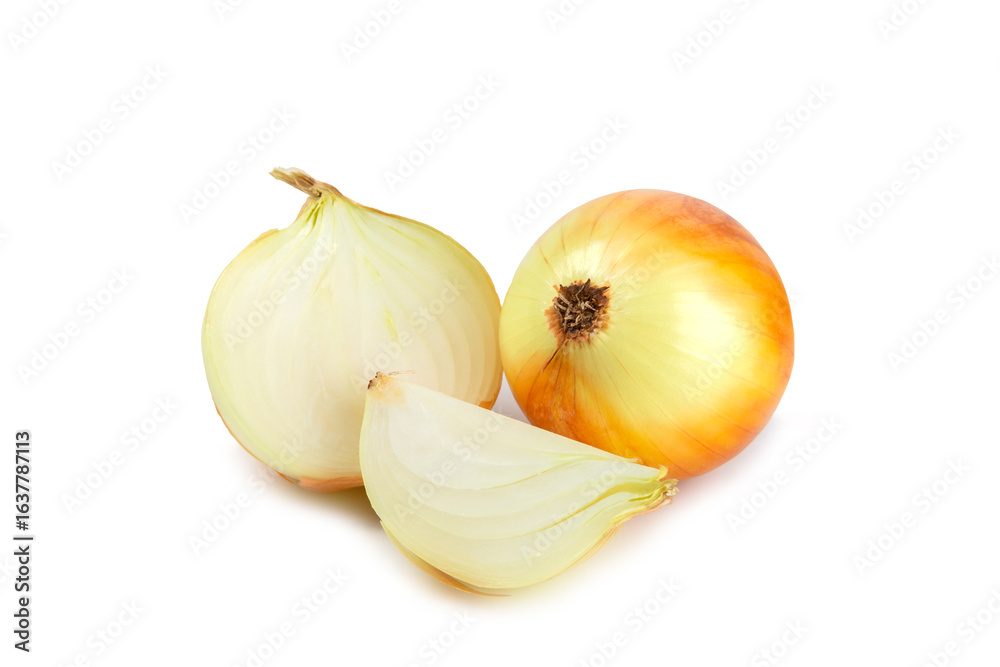 Obraz premium Onion isolated on white background. onion slice. onion rings. Fresh Yellow Onion. Natural, fresh, vegetarian food. Agricultural products. Healthy eating. Vegetables. Farmer's market.