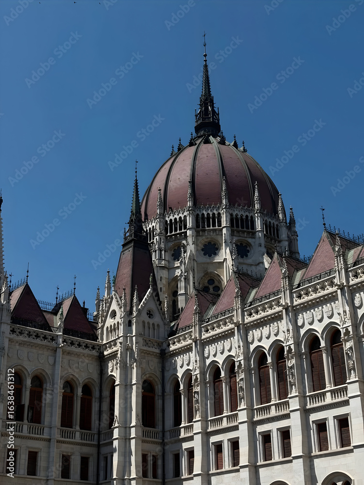 Obraz premium hungarian parliament building