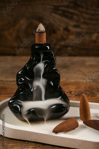 Ceramic holder for liquid s...