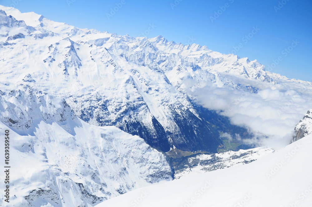 Obraz premium snow covered mountains