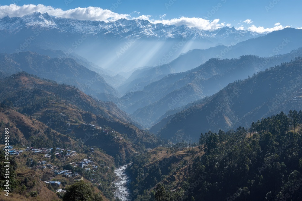 Naklejka premium Misty Mountain Valley Scene
