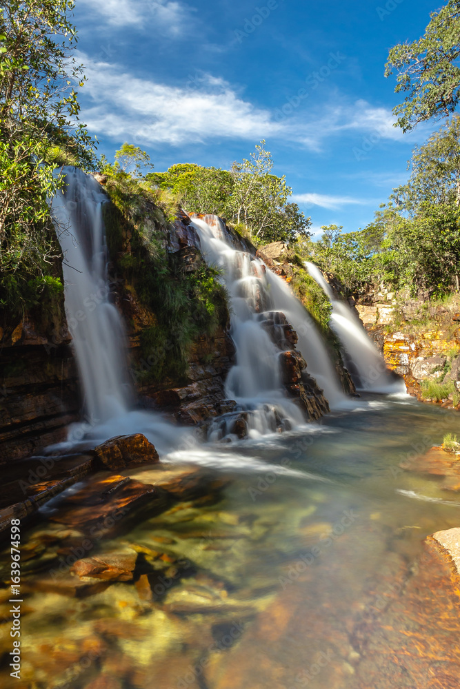 Fototapeta premium Cachoeira na cidade Cavalcante, Estado de Goiás, Brasil, região da chapada dos veadeiros