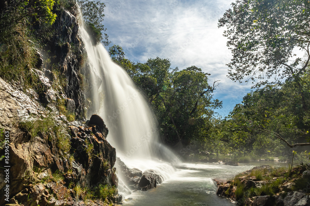 Fototapeta premium Cachoeira na cidade Cavalcante, Estado de Goiás, Brasil, região da chapada dos veadeiros