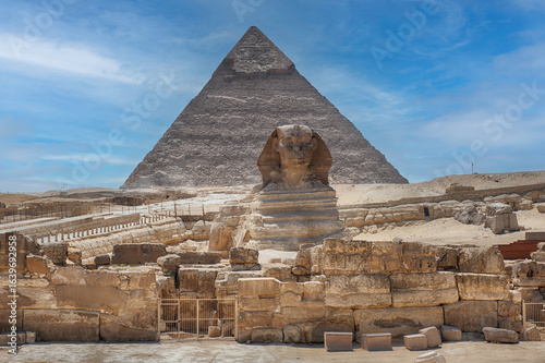 Great Sphinx of Giza, Pyramid of Khafre in the background