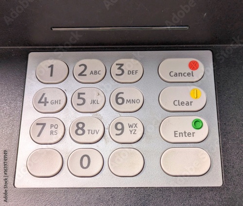 Primer plano del teclado de un cajero automático