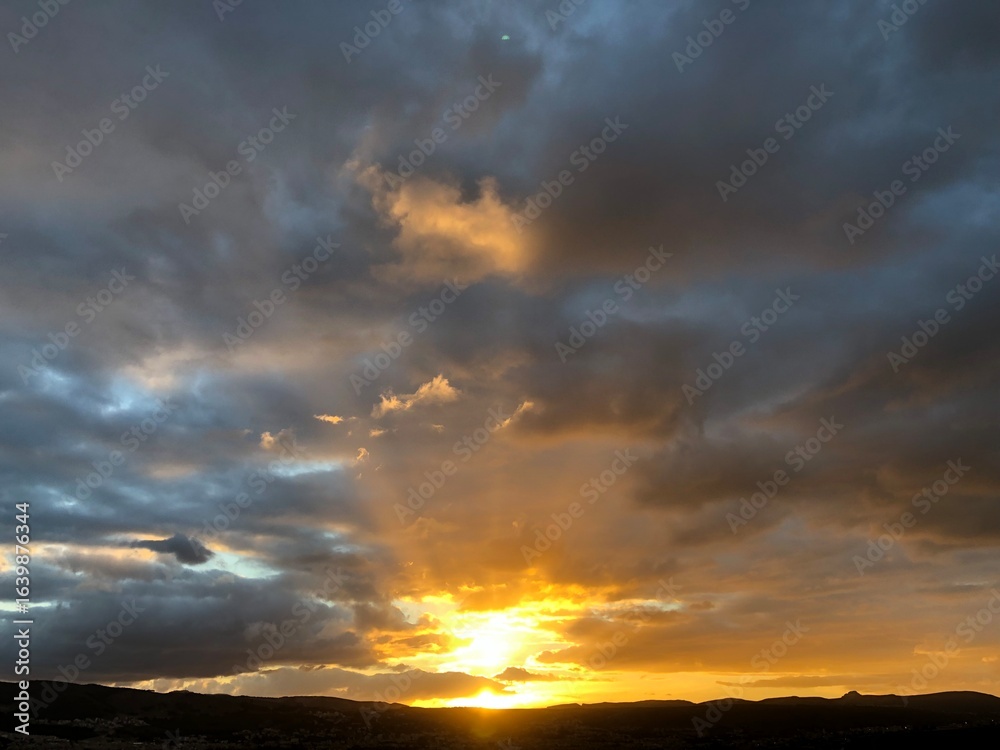 Obraz premium dramatic sky at sunset