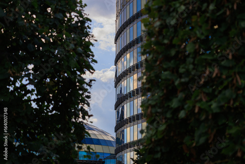 Canvas Print Cityscape on a sunny day, modern buildings and houses