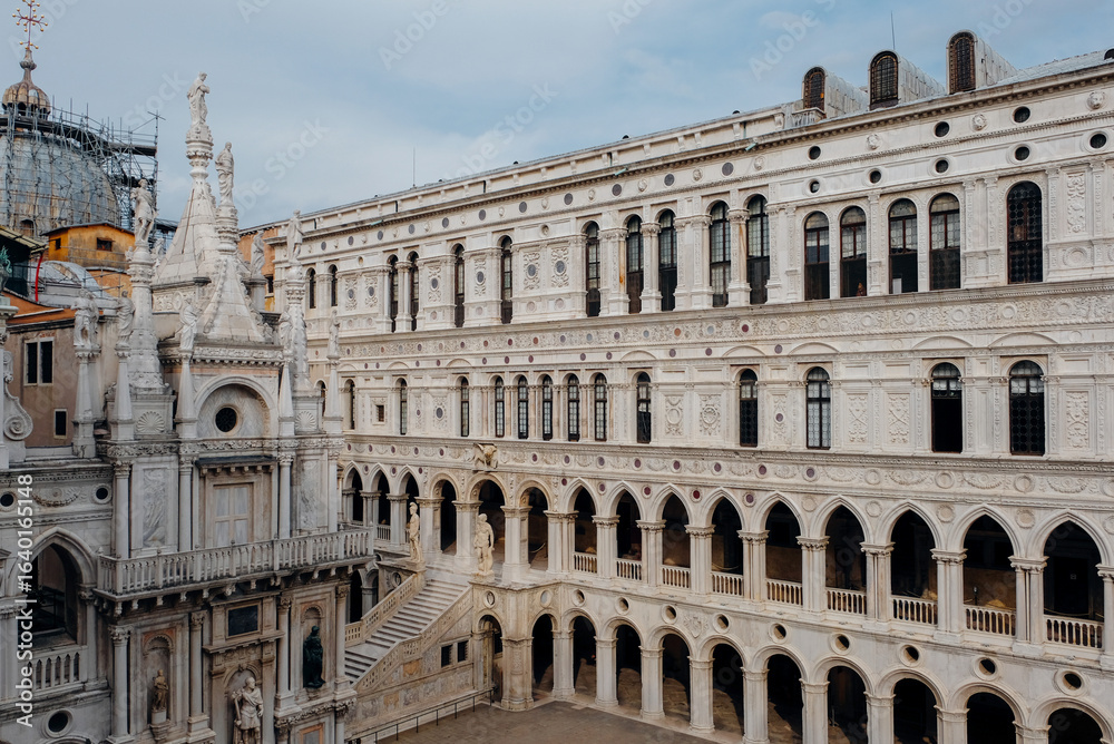 Obraz premium Courtyard of the Doge's Palace in Venice, Italy.