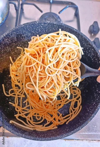 spaghetti with tomato sauce