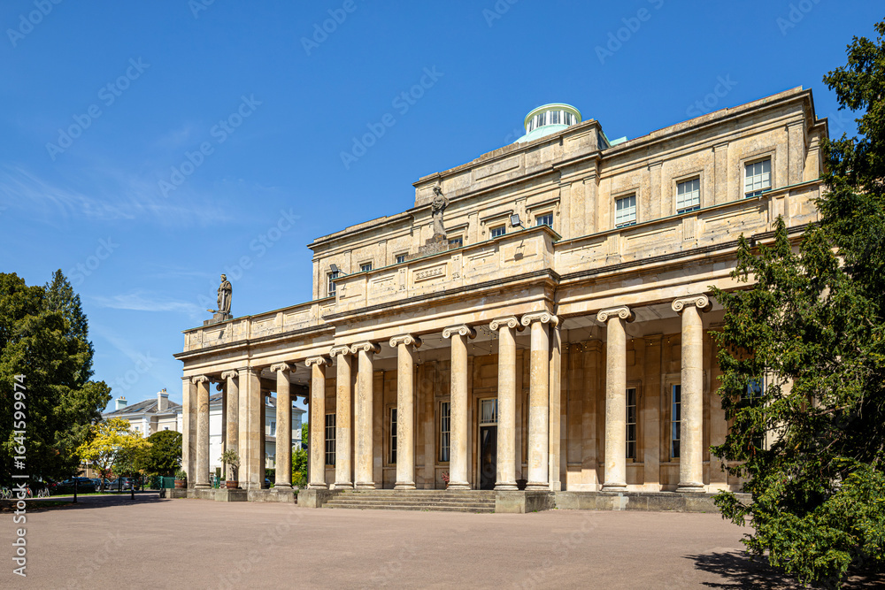 Obraz premium Pittville Pump Room in Pittville Park, Cheltenham Spa, Gloucestershire, England UK