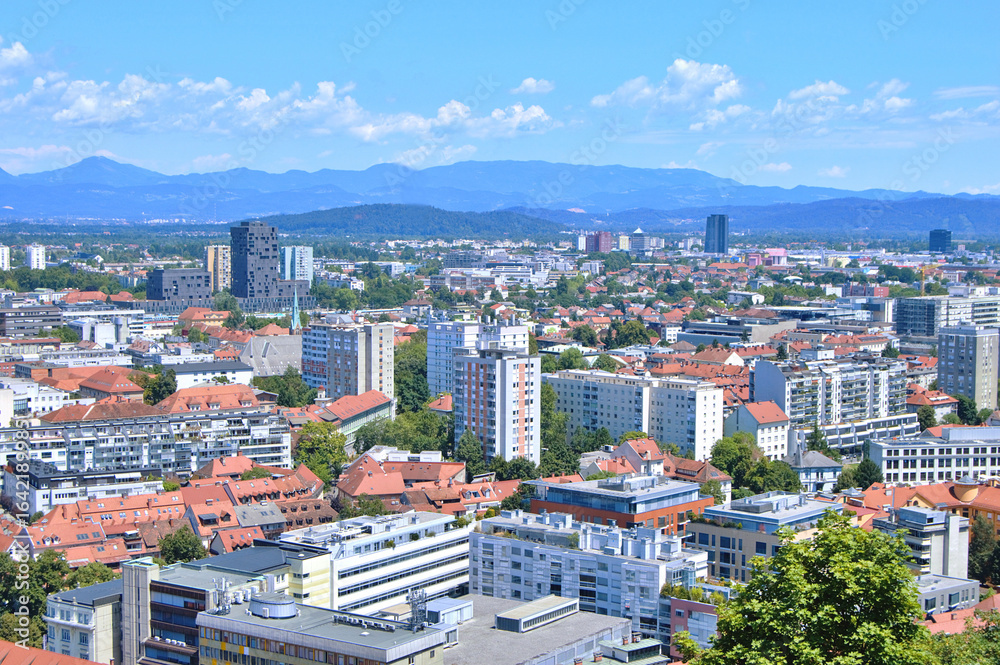 Fototapeta premium Panoramic View of city Ljubljana from Ljubljana castle - Slovenia