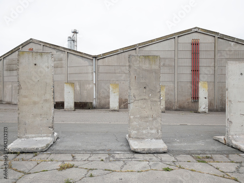 Wallpaper Mural concrete blocks Torontodigital.ca