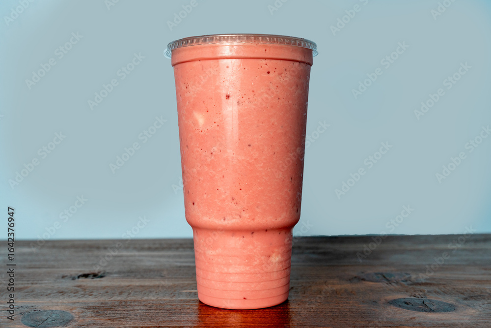 Naklejka premium strawberry milkshake