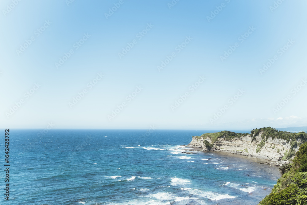 海にある大きな崖の風景 海にある大きな崖の風景