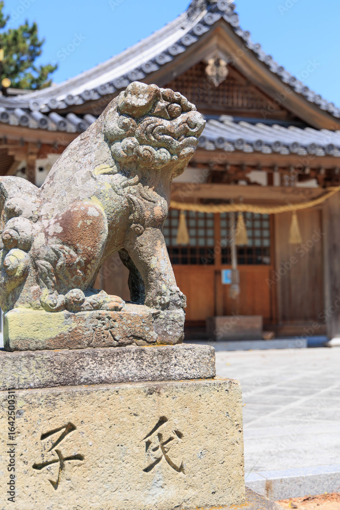 Obraz premium 晴天の山之上住吉神社