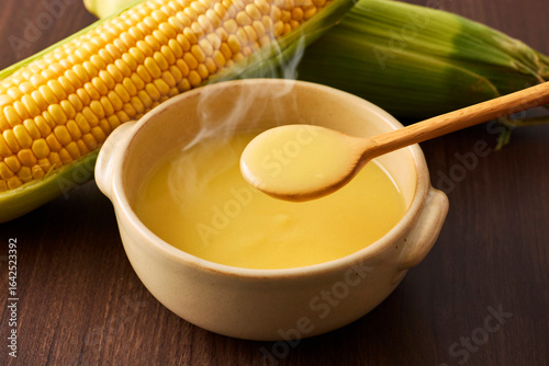 コーンスープと新鮮なとうもろこし　Corn Soup and Fresh Sweet Corn