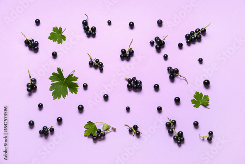 Fresh black currants and le...