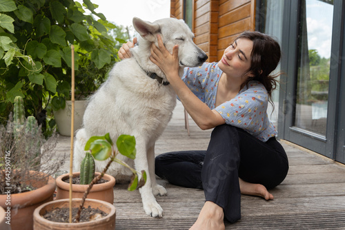 combing the dog
