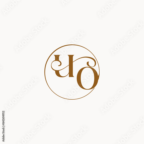luxurius feeling with flow UO monogram elegant style letter circle fows wedding logo