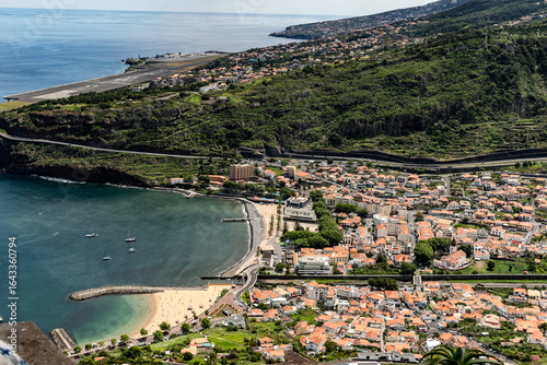 Fotografi Madeira Airport Runway and Machico Bay – Santa Cruz, Madeira – Santa Cruz & Mach