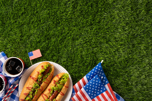 Foto Labor Day and Independence Day celebration concept featuring a picnic party on g