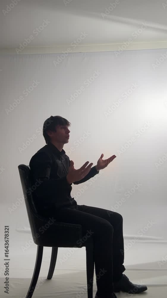 silhueta de homem  em terapeuta 