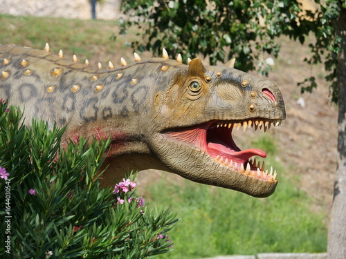 Fotografía Dinosaur park, dinosaur sculpture, Ceratosaurus