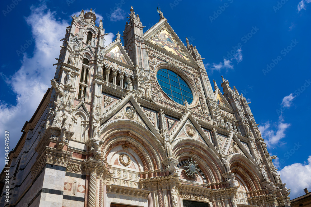 Fototapeta premium Close up of the facade of a renaissance cathedral