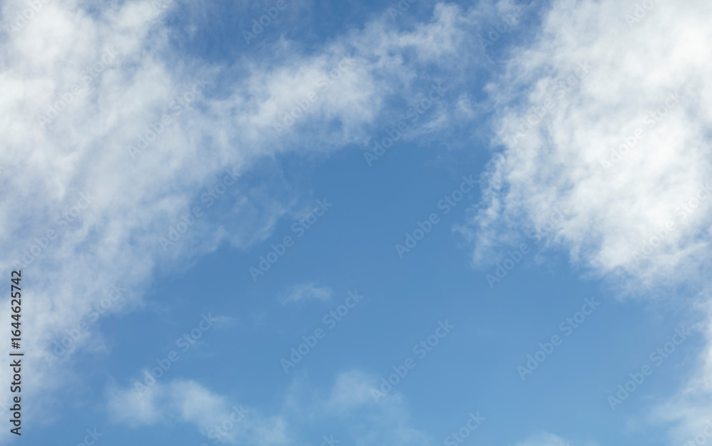 Obraz premium Overlay de Ciel Bleu et Nuages blanc– Texture Lumineuse pour Retouche Photo