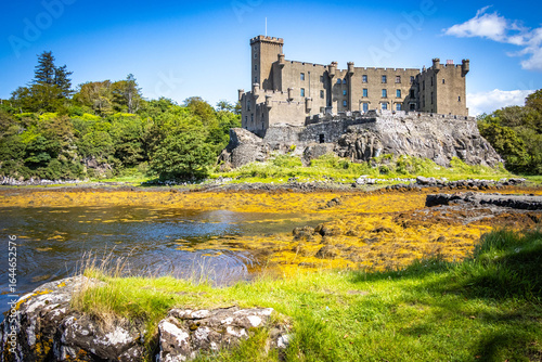 dunvegan castle, loch dunvegan, clan mcloud,  dunvegan castle, clan mcload, isle of skye, skye, hebrides, highlands, scotland, uk