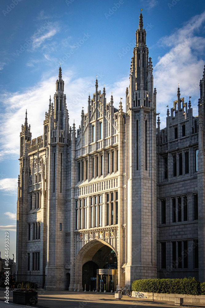 Fototapeta premium Exterior of the Marischal College in Aberdeen, marischal college, granite city, aberdeenshire, scotland, uk, europe