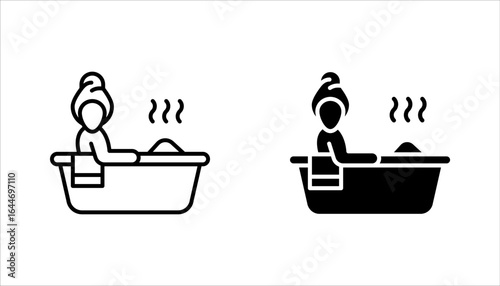 bathtub linear icon set. Thin line illustration on white background. Taking bath. Contour symbol.