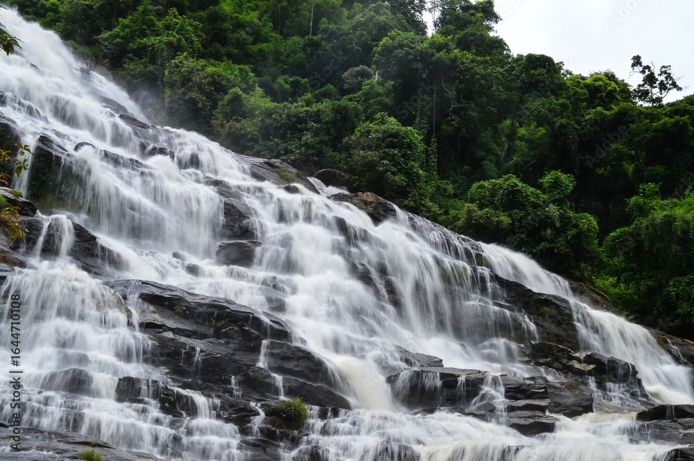 Obraz premium Mae Ya Waterfall during the rainy season at Chiang Mai, Northern Thailand