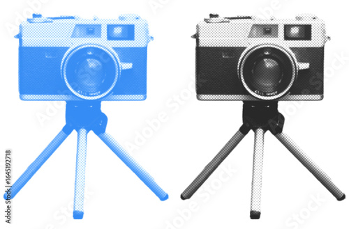 фотографія close up analog rangefinder camera with mini tripod color halftone dotted textur