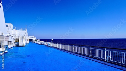 昼間の太平洋フェリーきその甲板