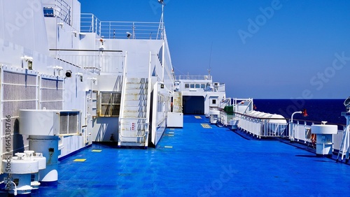 昼間の太平洋フェリーきその甲板