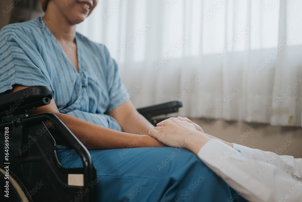 Obraz premium Close up of hand professionals doctor holding to helping and support patient. Female doctor and cancer patient hands to support together. Healthcare for the patient concept.