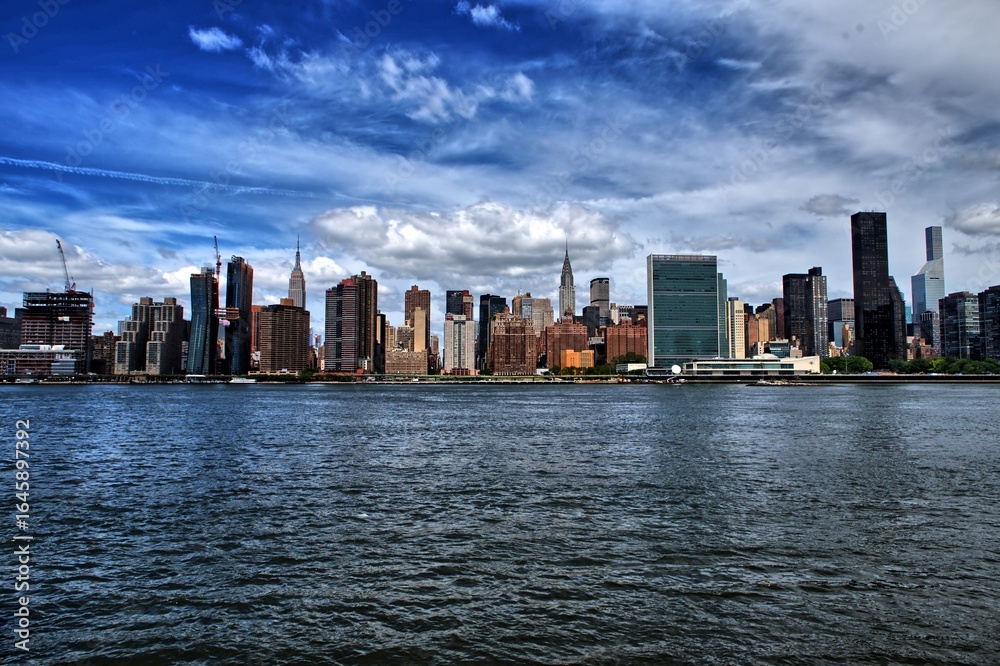 Fototapeta premium see Manhattan From Long Island City