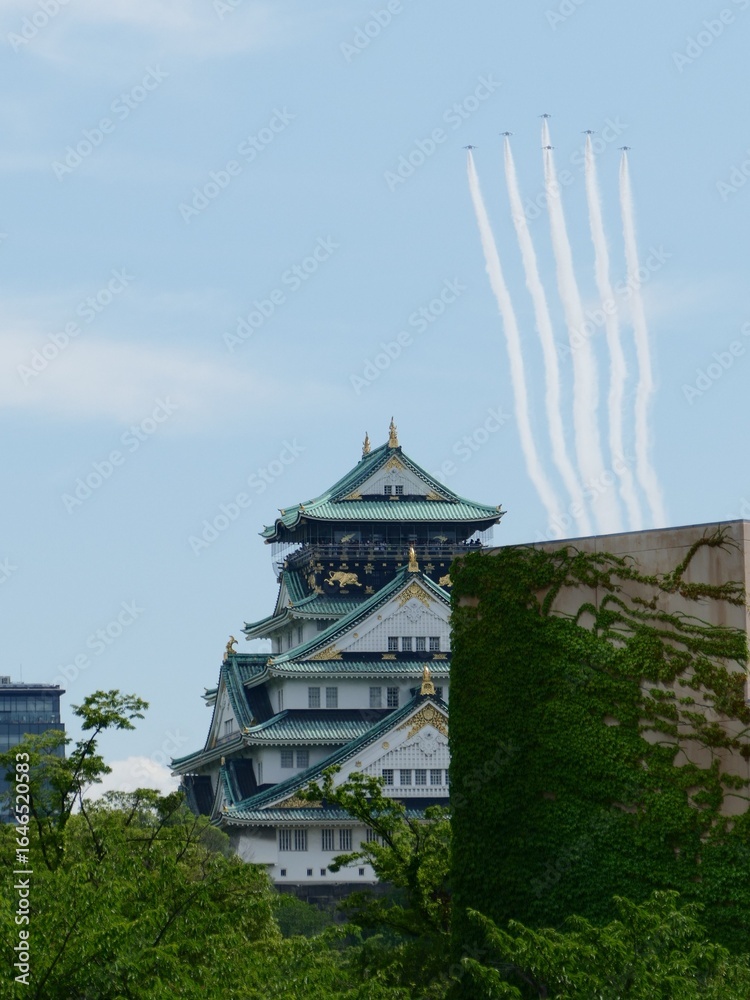 Obraz premium ブルーインパルス Blue Impulse 日本国際博覧会（大阪・関西万博）展示飛行 EXPO 2025 Osaka