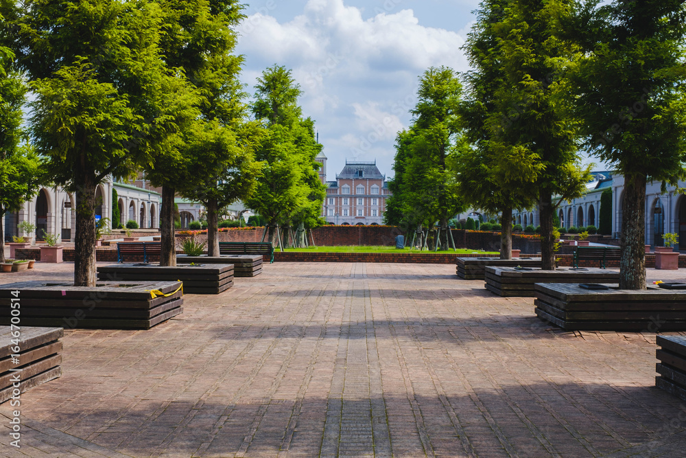 Fototapeta premium 道の駅 神戸フルーツ・フラワーパーク大沢、ヨーロピアン風な建物と風景、神戸、日本