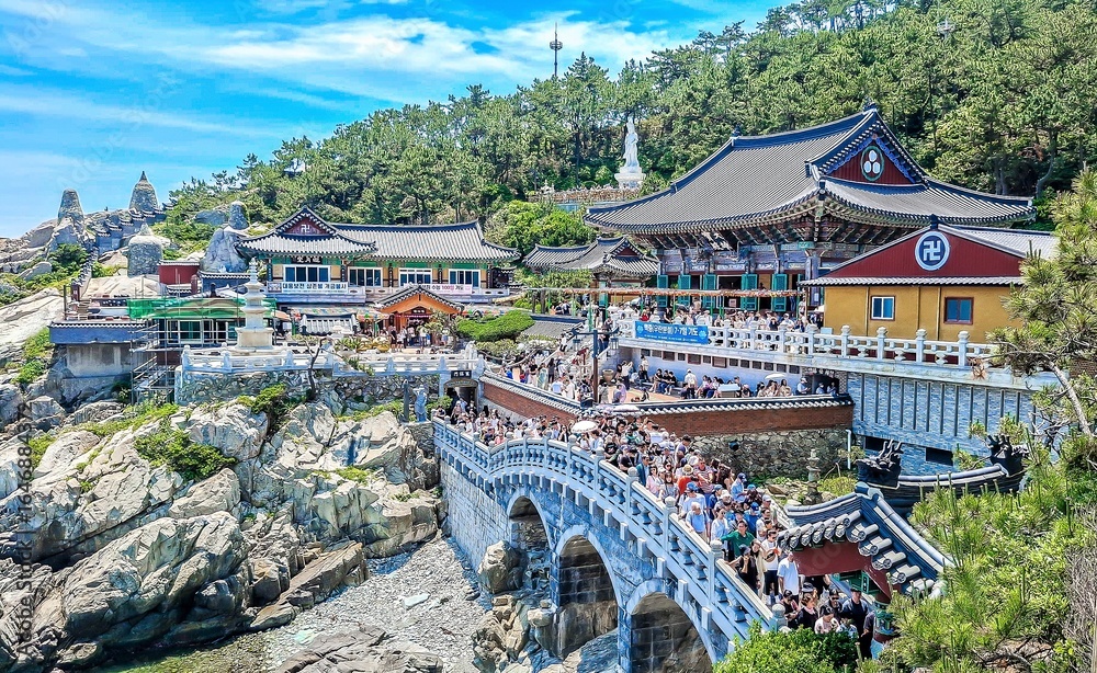 Fototapeta premium Buddhist temple Haedong Yonggung in Gijang-gun, Busan, South Korea.