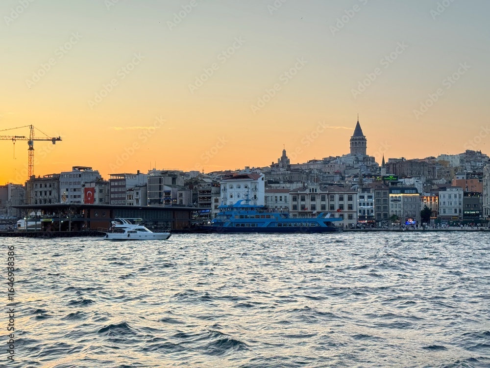 Fototapeta premium Sunset View of Istanbul with Galata Tower, Turkey