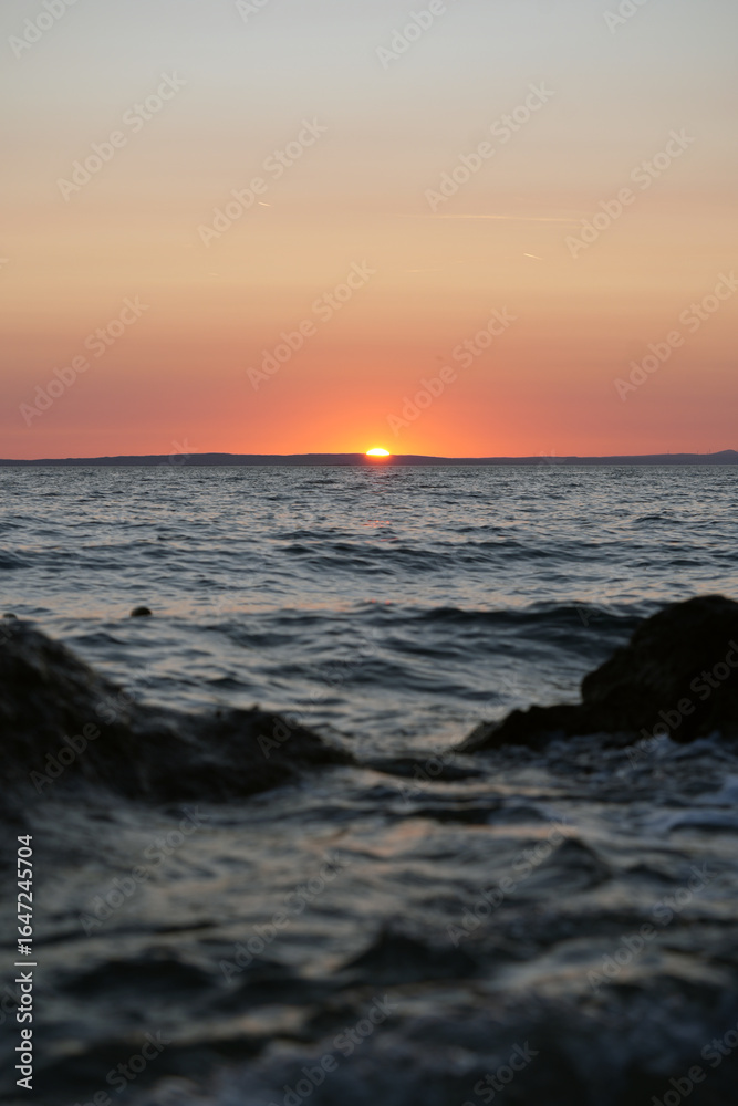 Obraz premium sunset over the sea