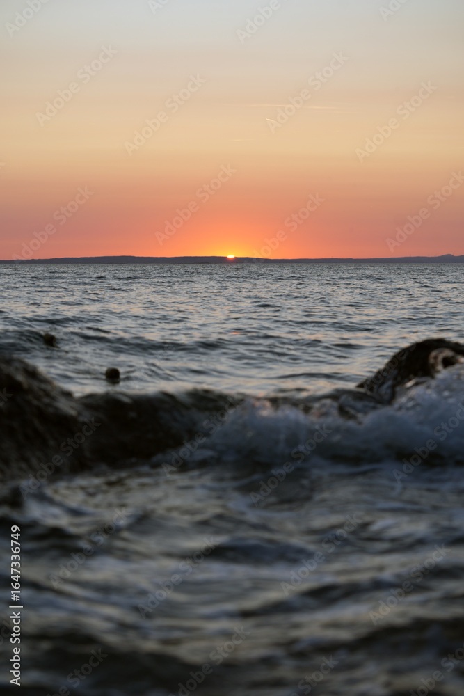 Obraz premium sunset over the sea