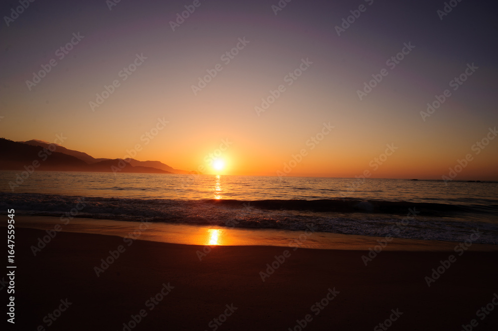 Fototapeta premium o mar e o sol